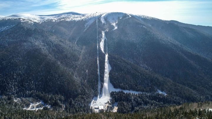 Drone photo of mountan and ski slope